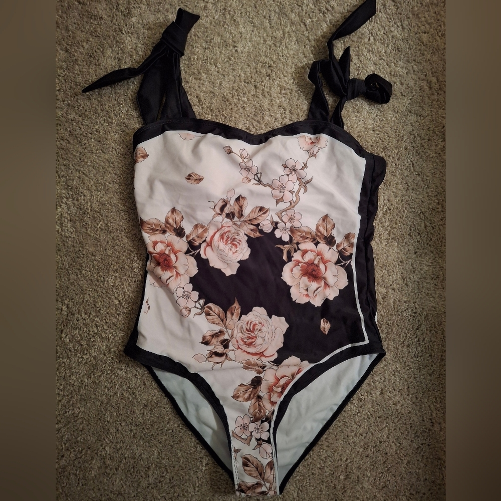 Elegant Floral One-Piece Swimsuit in Black and Cream